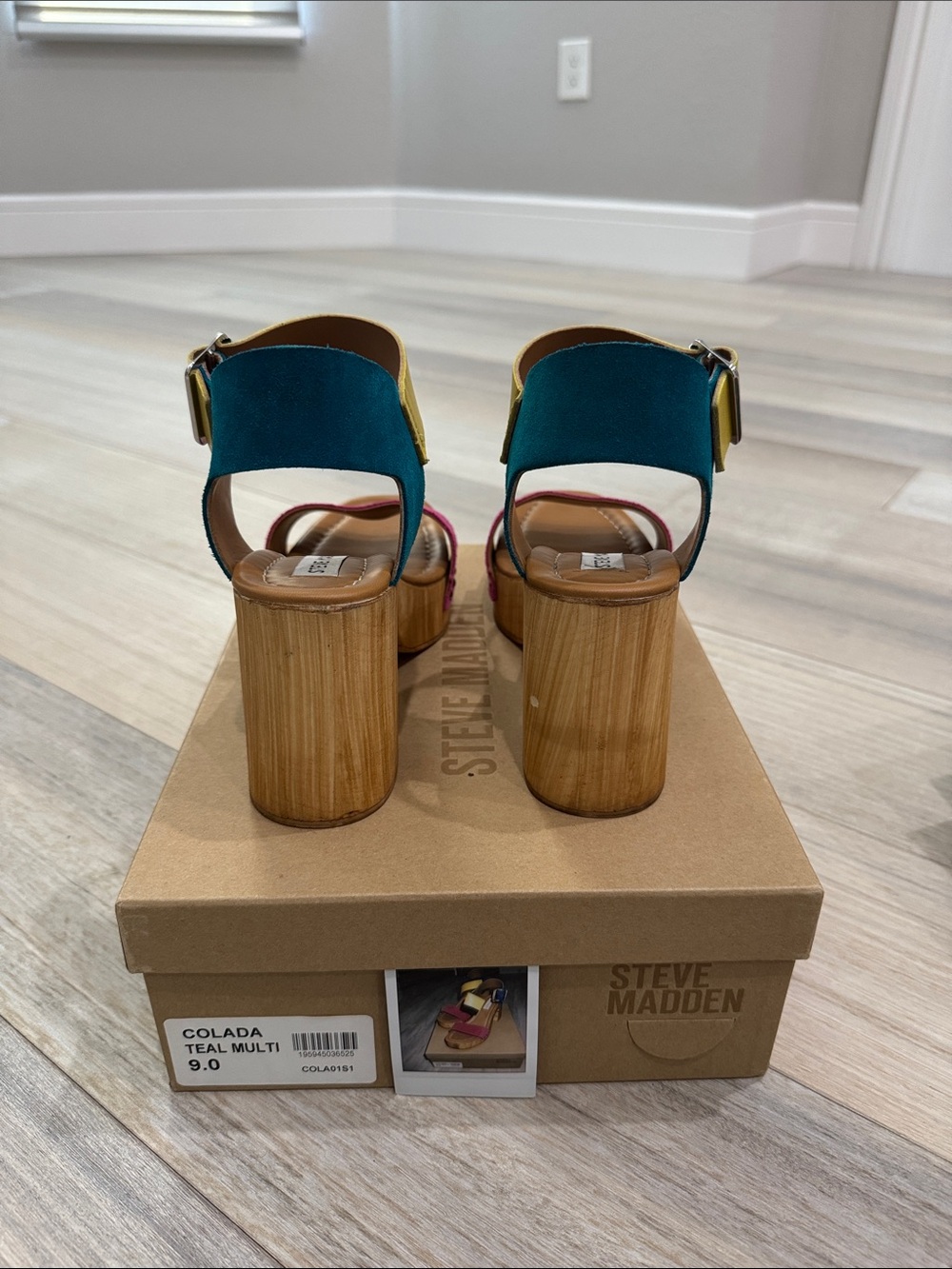 Steve Madden: Gently Used - Colorblock Platform Sandal in Teal, Pink & Yellow - Picture 3 of 5